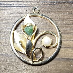 Vintage Sarah Coventry Floral Circle Brooch Pendant Green Stone Faux Pearl MC